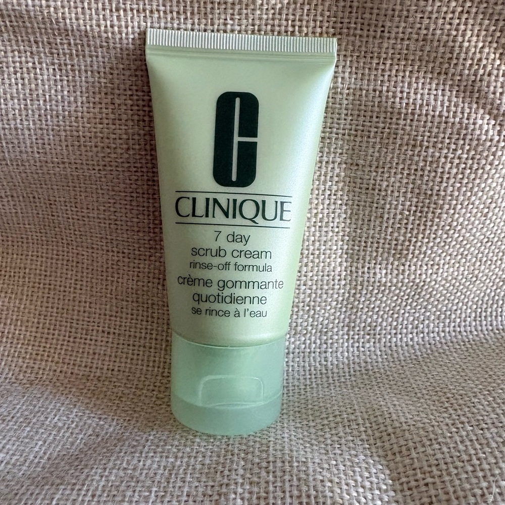 Clinique 7 Day Scrub Cream - Light Green